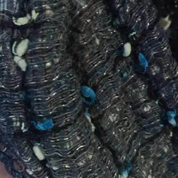 VERA WANG Cable Knit scarf. EUC, Super Soft, Grey, Blue, Green - Picture 5 of 5